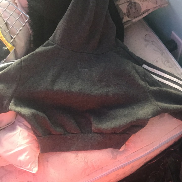 cropped hoodie - Picture 4 of 4